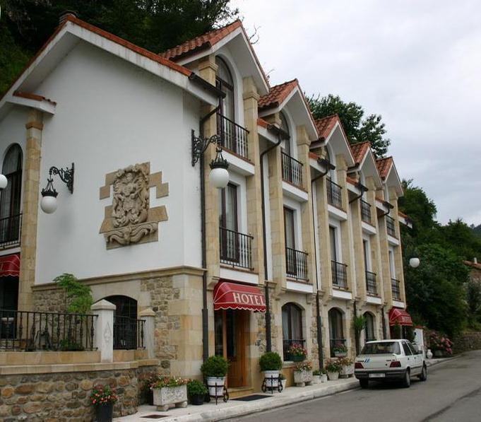 Hotel De Borlena 외부 사진